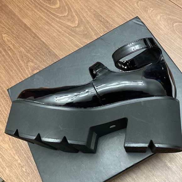 Rosey Love Chunky Platform Dolly Shoes With Hearts, Straps New Size 8 Black Red - Picture 5 of 16